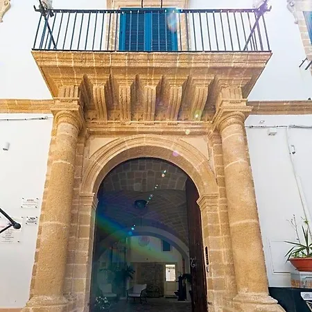 فندق Dimora Storica Briganti غالّيبولي